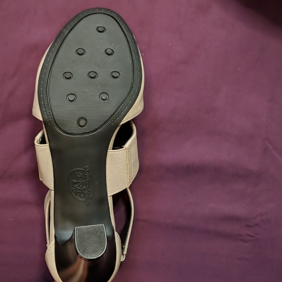 Block heel sandals - Picture 3 of 5